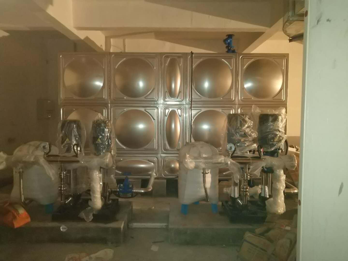 水池給水設(shè)備與無(wú)負(fù)壓供水設(shè)備的區(qū)別